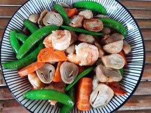 Resep Tumis Jamur dan Kapri yang Segar Renyah Untuk Makan Malam Resep Tumis Jamur dan Kapri yang Segar Renyah Untuk Makan Malam