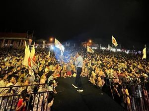 Dihadiri 20 Ribu Orang, Konser Indonesia Maju Prabowo-Gibran di Pasaman Meriah Dihadiri 20 Ribu Orang, Konser Indonesia Maju Prabowo-Gibran di Pasaman Meriah