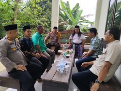 Kapolres Duduk Bareng Pendiri Ponpes di Inhu, Bahas Pemilu Damai