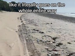 Viral Turis Inggris Curhat di TikTok, Ngeluh Pantai Kuta Jorok dan Macet