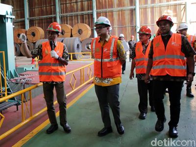 Wamendag Jerry Sambuaga Kunjungi Pabrik Industri Pipa Nasional