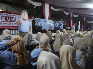 Aksi Tiga Relawan Gabungan Dukung Prabowo-Gibran Aksi Tiga Relawan Gabungan Dukung Prabowo-Gibran