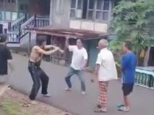 Heboh Video Bapak-Anak Duel Bersajam di Muba, Begini Duduk Perkaranya