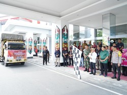 Gubernur Kalteng Lepas Bantuan 100.000 Paket Sembako untuk Korban Banjir
