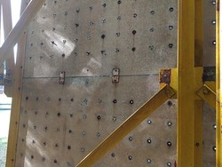 Besi Penyangga Dinding Panjat Tebing di Alun-alun Bangkalan Dicuri