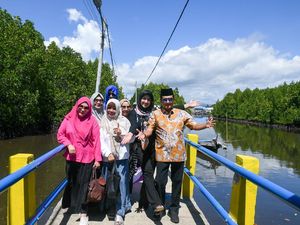 Fadel Muhammad Dorong Pengembangan Desa Wisata di Torosiaje Gorontalo