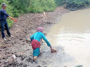 Perempuan Tewas Tergeletak di Empang Lombok Tengah Ternyata Dibunuh Suami Perempuan Tewas Tergeletak di Empang Lombok Tengah Ternyata Dibunuh Suami