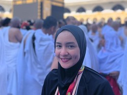 Intan Nuraini Akhirnya Umrah Sambil Tunggu Jadwal Berangkat Haji