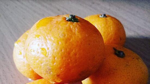 Ilustrasi jeruk santang.