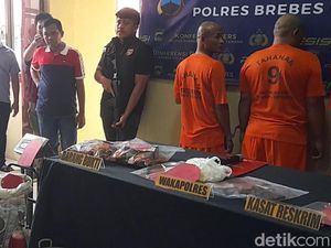 Suntik Isi Gas Melon ke Tabung 12 Kg, 2 Pria Brebes Ditangkap Suntik Isi Gas Melon ke Tabung 12 Kg, 2 Pria Brebes Ditangkap
