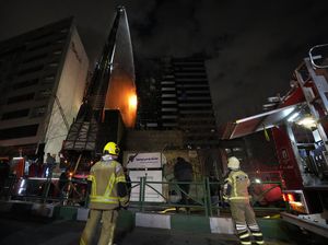 Kebakaran Melalap Sebuah Rumah Sakit di Iran