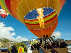 Mengerikan! Turis Tewas Usai Jatuh dari Balon Udara