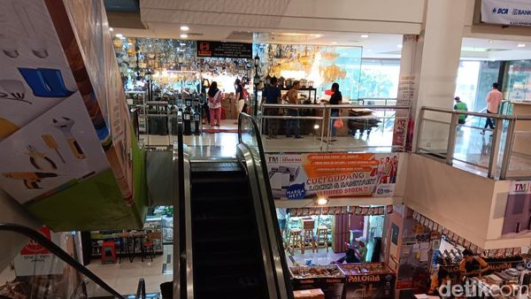 Mengintip Geliat Usaha di Pasar Kenari