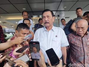 Jokowi Teken Keppres, Luhut Jadi Ketua Dewan Sumber Daya Air Nasional Jokowi Teken Keppres, Luhut Jadi Ketua Dewan Sumber Daya Air Nasional