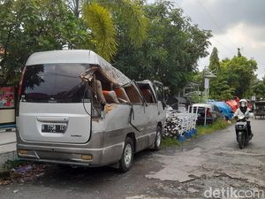 Elf Terguling Tewaskan 2 Santri di Brebes, Polisi: Sopir Tak Punya SIM