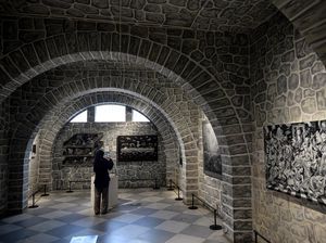 Melihat Pameran Karya Seni Monokromatik di Bandung