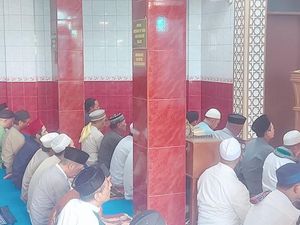 Penjelasan DKM Masjid di Sunter soal Aksi Pria Bakar Sajadah Penjelasan DKM Masjid di Sunter soal Aksi Pria Bakar Sajadah