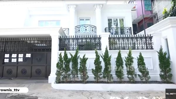 Disebut Mau Menetap di Luar Negeri, Ini 9 Potret Rumah Mewah Ivan Gunawan di RI