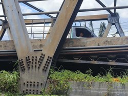 Miris Banyak Baut Dicuri Bikin Sambungan Jembatan di Bekasi Amblas