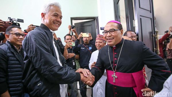 Tiba di NTT, Ganjar Sambangi Keuskupan Agung Ruteng