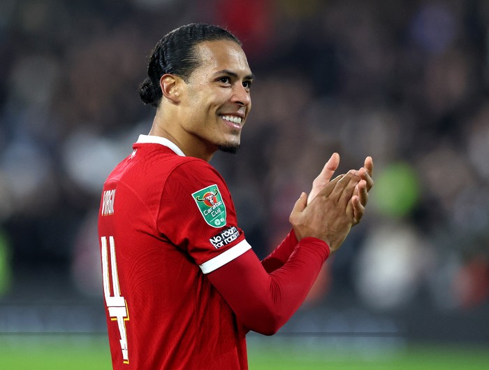 Soccer Football - Carabao Cup - Semi-Final - Second Leg - Fulham v Liverpool - Craven Cottage, London, Britain - January 24, 2024 Liverpools Virgil van Dijk celebrates after the match Action Images via Reuters/Paul Childs NO USE WITH UNAUTHORIZED AUDIO, VIDEO, DATA, FIXTURE LISTS, CLUB/LEAGUE LOGOS OR LIVE SERVICES. ONLINE IN-MATCH USE LIMITED TO 45 IMAGES, NO VIDEO EMULATION. NO USE IN BETTING, GAMES OR SINGLE CLUB/LEAGUE/PLAYER PUBLICATIONS.