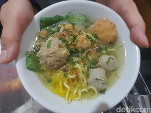 Sedap Mantap, Mencicip Aneka Bakso Ala Prasmanan di Sumedang