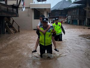 2 Rumah Hanyut Diterjang Banjir Bandang di Pagar Alam dan Lahat