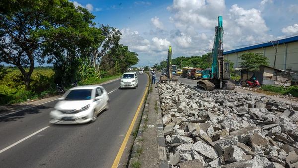 Jalan Pantura Kabupaten Pekalongan Diperbaiki