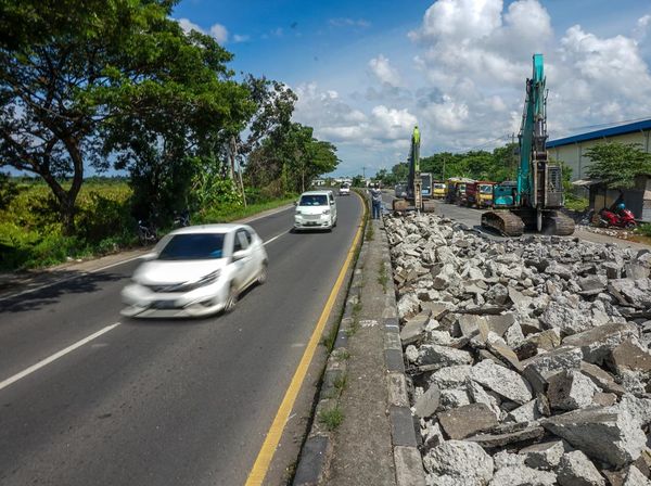 Jalan Pantura Kabupaten Pekalongan Diperbaiki