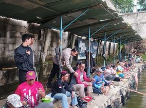 Kapolsek Mampang Sampaikan Pesan Kamtibmas Lewat Lomba Mancing