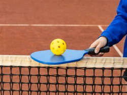 Pickleball Pakai Bola Apa? Ini Jenis dan Karakteristiknya