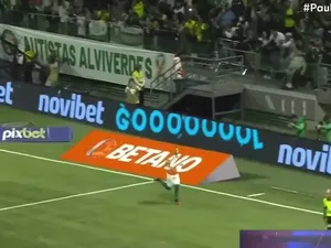 Fans Heboh Gara-gara Pemain Ini Terlihat Transparan di TV