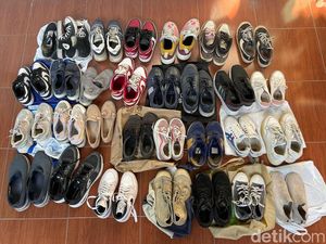 3 Cara Merawat Sepatu di Musim Hujan Agar Awet dan Tak Bau