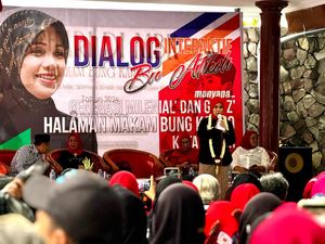 Bertemu Anak Muda Blitar, Atikoh Bicara Negara Harus Fasilitasi Pendidikan Bertemu Anak Muda Blitar, Atikoh Bicara Negara Harus Fasilitasi Pendidikan