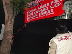 Ada Tulisan Pecinta Mahfud Md dalam Spanduk Kecam Gibran di Bangkalan