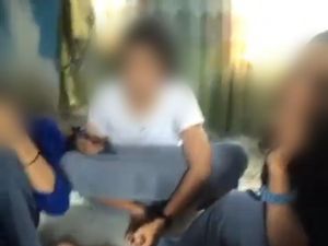 Aksi Tak Terpuji 5 Siswi SMK Kendari Videokan Momen Isap Sinte Aksi Tak Terpuji 5 Siswi SMK Kendari Videokan Momen Isap Sinte