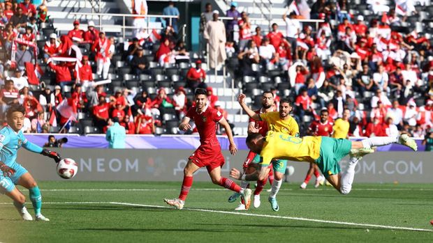 Soccer Football - AFC Asian Cup - Round of 16 - Australia v Indonesia - Jassim bin Hamad Stadium, Al Rayyan, Qatar - January 28, 2024 Australia's Martin Boyle scores their second goal REUTERS/Molly Darlington