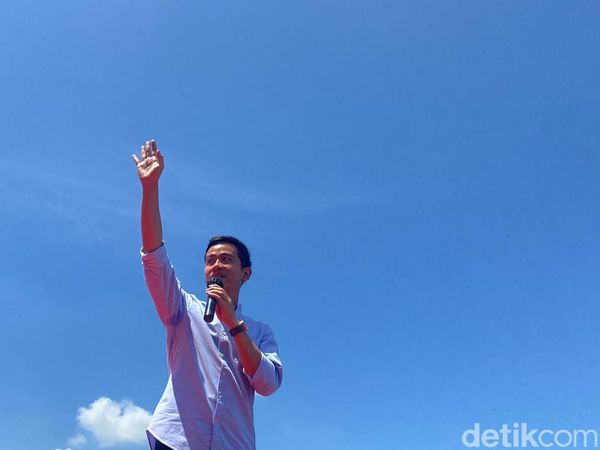 Momen Gibran Sapa Buruh Jatim di Sidoarjo