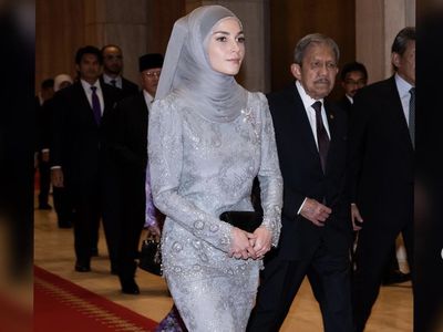 7 Gaya Anisha Rosnah Perdana Berhijab Setelah Dinikahi Pangeran Mateen