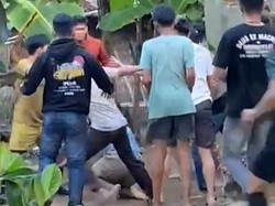 Warga Bentrok dengan Brimob di Lampung Tengah, Dipicu Sepak Bola Antarkampung
