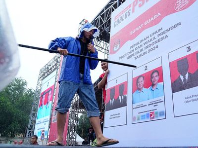 Melihat Lagi Momen Kaesang Kampanye di Tengah Hujan