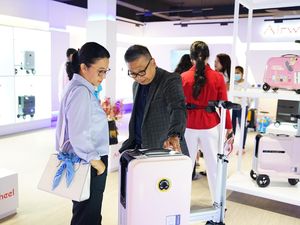 Mengunjungi Toko Koper Airwheel Perdana di Jakarta