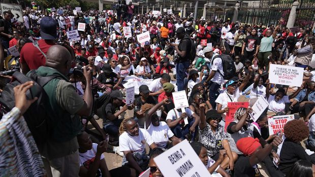 Women and feminists in Kenya march against the rising cases of femicide, in downtown Nairobi, Kenya Saturday, Jan. 27, 2024. Thousands of people marched in cities and towns in Kenya during protests Saturday over the recent slayings of more than a dozen women. The anti-femicide demonstration was the largest event ever held in the country against sexual and gender-based violence.(AP Photo/Brian Inganga)