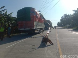 Truk Singkong Nyangkut, Portal Pembatas Ketinggian Rel di Banyumas Roboh