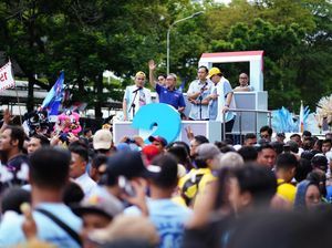 Beri Orasi di Kirab Kebangsaan, Zulhas Gaspol Kampanyekan Prabowo-Gibran