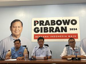 Penyelenggara Pemilu di Jember Pose Metal, TKN Lapor Bawaslu