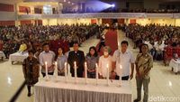 1.000 Koster Gereja Hadiri Ibadah Syukur Keluarga Maruarar Sirait