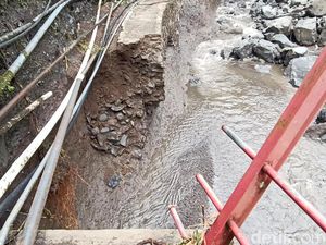 Ratusan Warga Kesulitan Air Bersih Imbas Banjir-Longsor Madakaripura Ratusan Warga Kesulitan Air Bersih Imbas Banjir-Longsor Madakaripura
