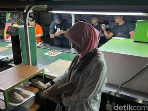 Istri Ganjar Apresiasi Pekerja Wanita Pabrik Sepatu di Jombang: Pemberdayaan Istri Ganjar Apresiasi Pekerja Wanita Pabrik Sepatu di Jombang: Pemberdayaan