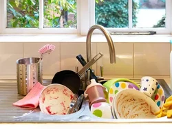 Berapa Lama Piring Kotor Boleh Dibiarkan Menumpuk di Dapur? Ini Jawabannya